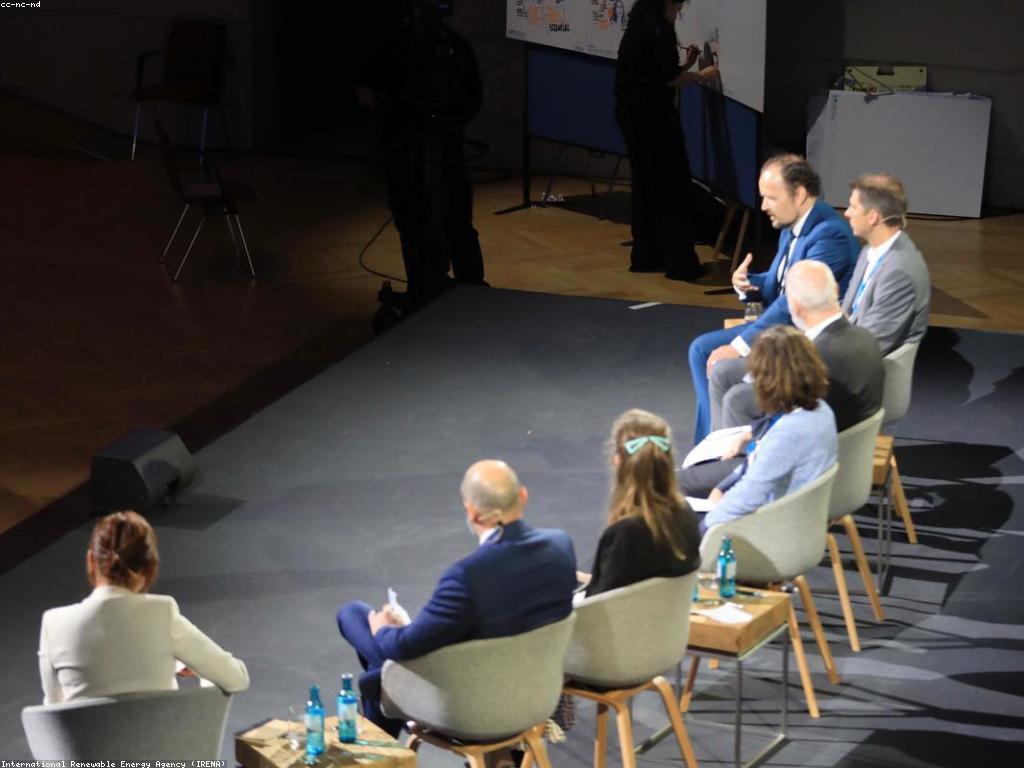 ការបង្កើតនិងកែវិមាត្រយុទ្ធសាស្ត្រ