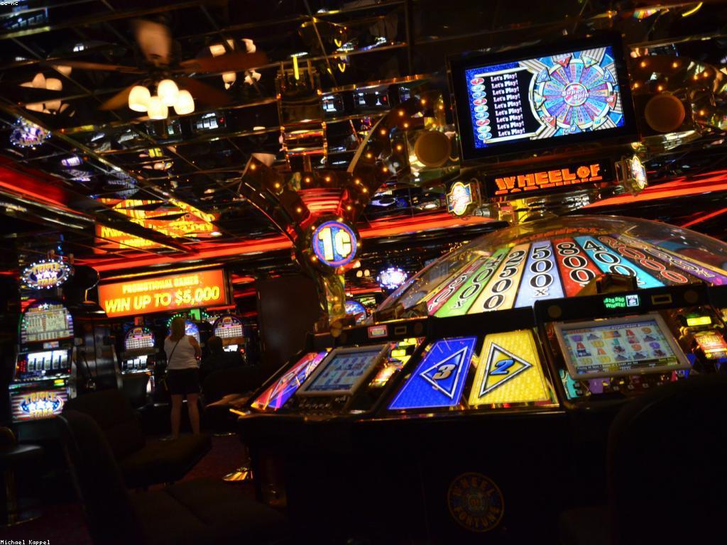 ការលេងហ្គេមកាស៊ីណូអនឡាញ SLOT