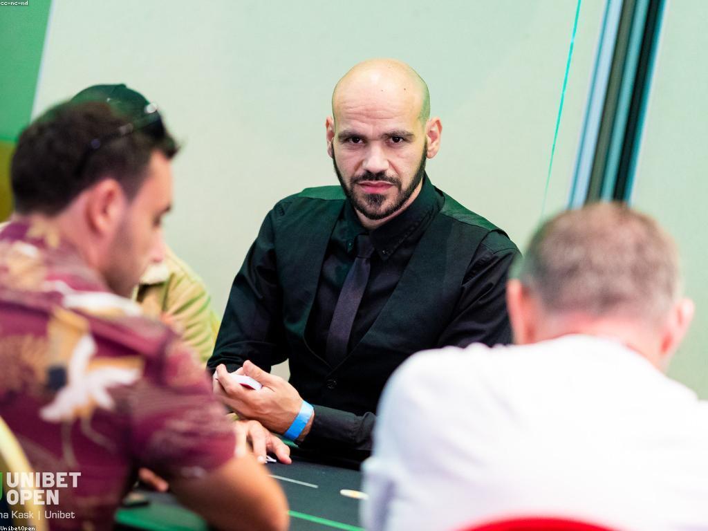 ការលេងហ្គេមកាស៊ីណូអនឡាញ SLOT